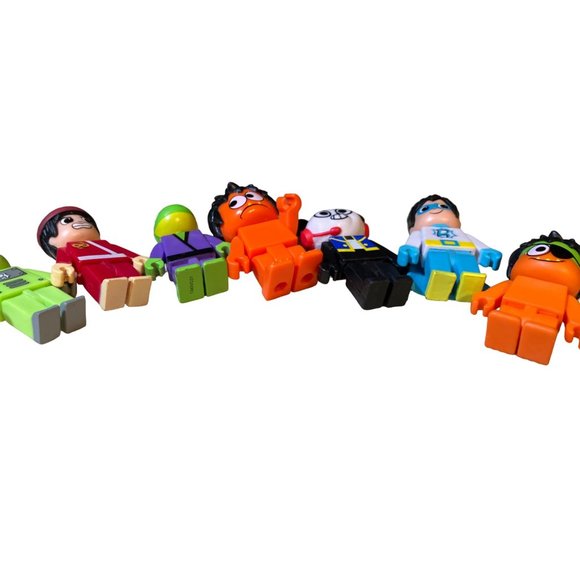 Ryan’s World Toy Figures- Lot of 7 figures - Picture 9 of 11